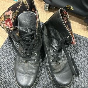 Dr. Marten’s Stratford Black Leather Floral Foldover Lace Up Boots